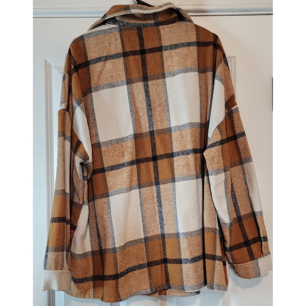 Flannel shacket - Picture 2 of 3